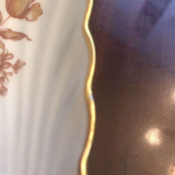 Limoges‎ France Shell Pattern Footed White Dish with Gold Rem and Rose Pattern - Picture 8 of 8